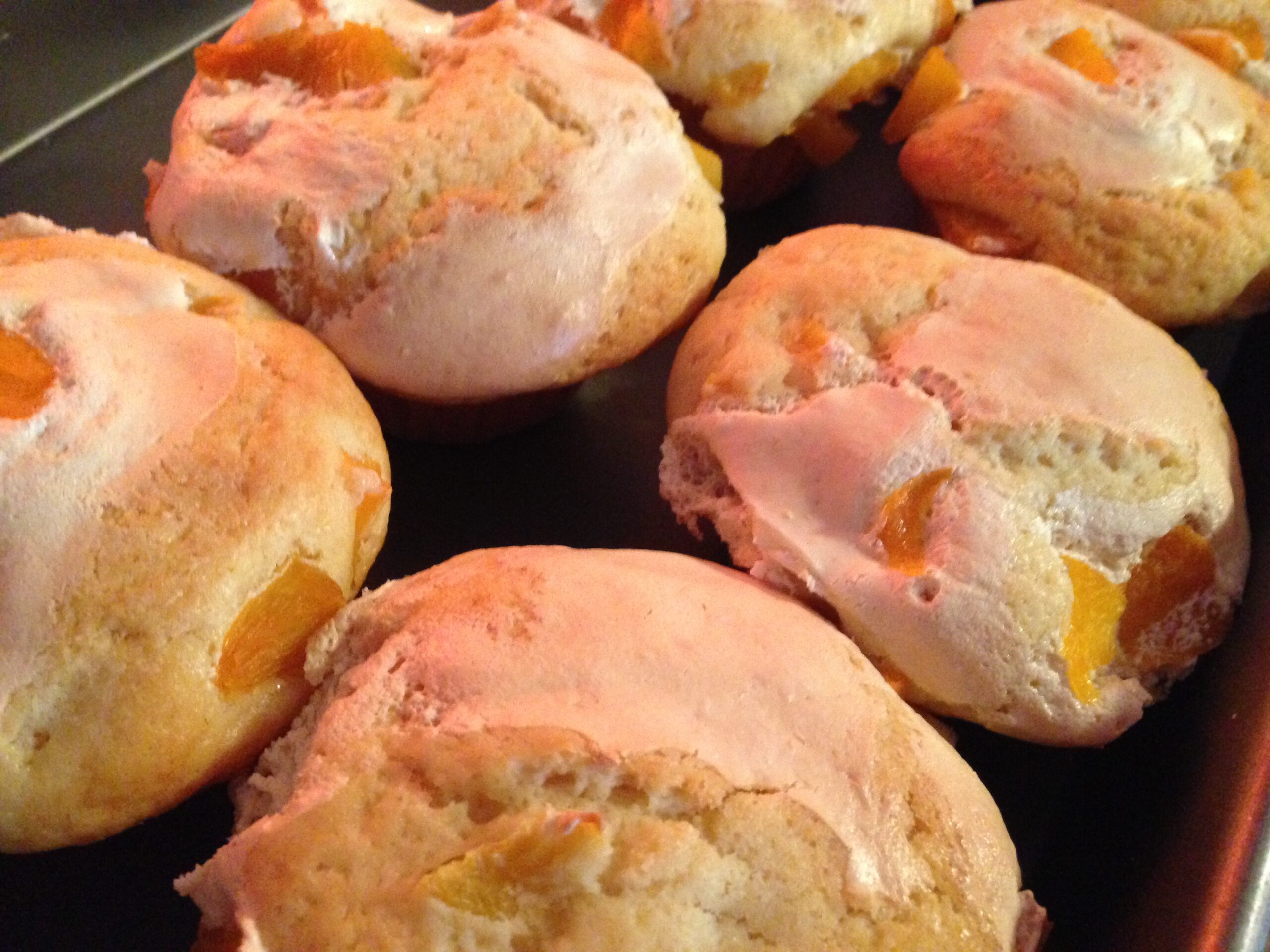 Peaches 'n' cream muffins